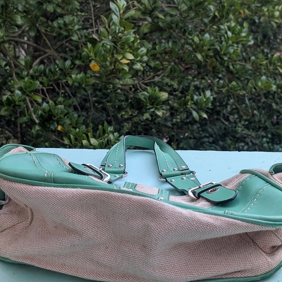 GUESS Green and Tan Women's Bag - Picture 9 of 17